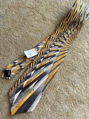 Vitaliano Pancaldi Yellow and Gray Geometric Silk Neck Tie 💯 silk